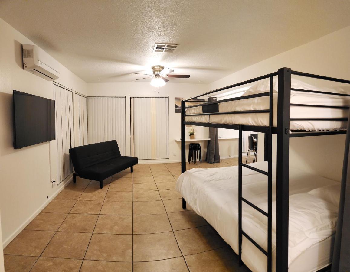 Centrally Located, 4X Queen, 300 Mbps Internet With Backyard! Hemet Zewnętrze zdjęcie