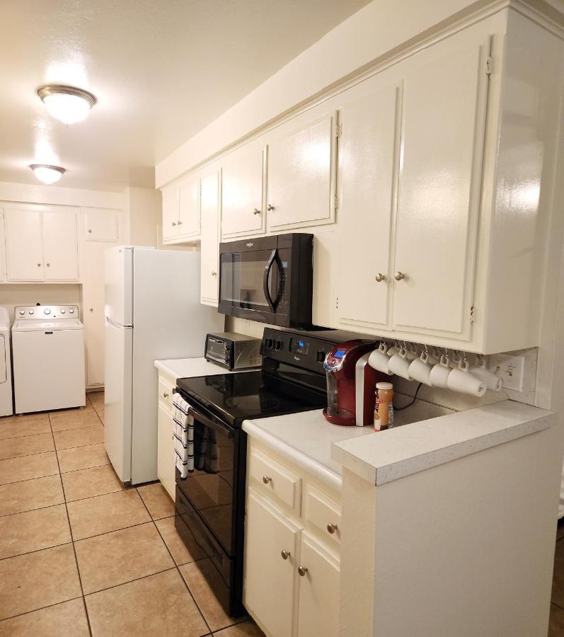 Centrally Located, 4X Queen, 300 Mbps Internet With Backyard! Hemet Zewnętrze zdjęcie