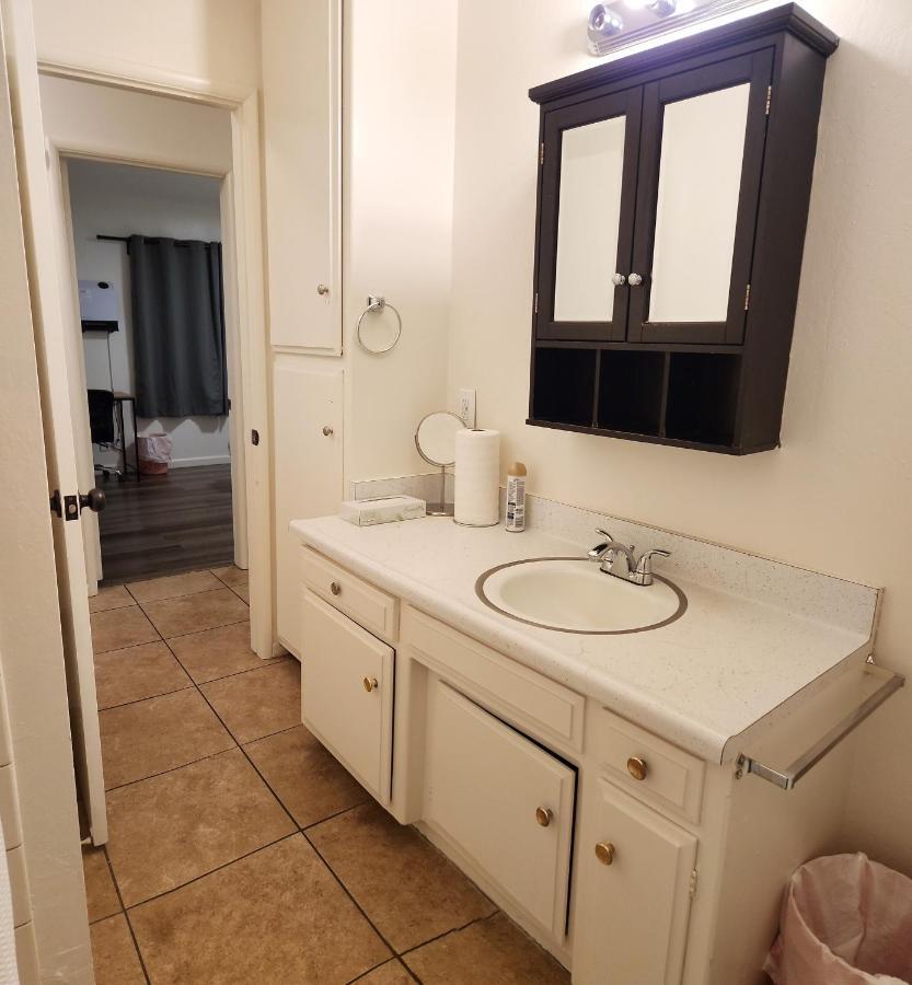 Centrally Located, 4X Queen, 300 Mbps Internet With Backyard! Hemet Zewnętrze zdjęcie