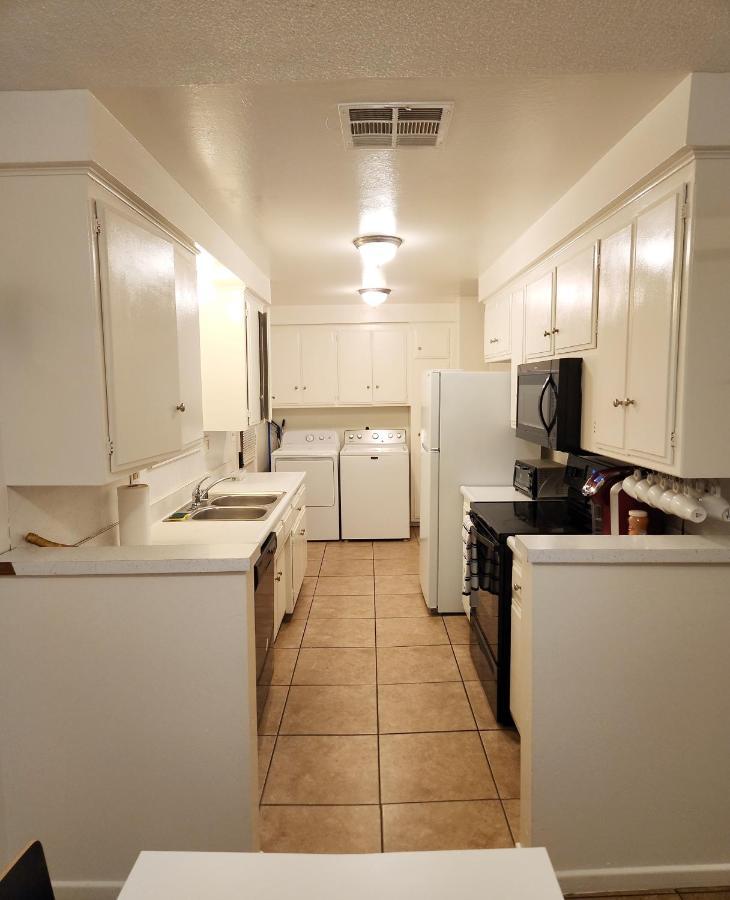 Centrally Located, 4X Queen, 300 Mbps Internet With Backyard! Hemet Zewnętrze zdjęcie